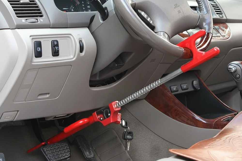 امنیت بیشتر خودرو پژو 405 با قفل فرمان و قفل پدال